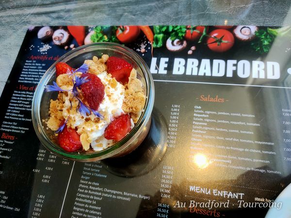 Verrine de fromage blanc aux fruits et céréales